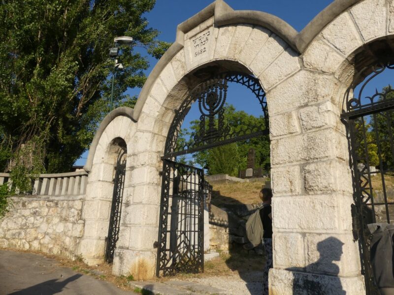 Portal zum jüdischen Friedhof