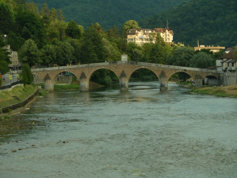 Alte Brücke über die Neretva in Konjic